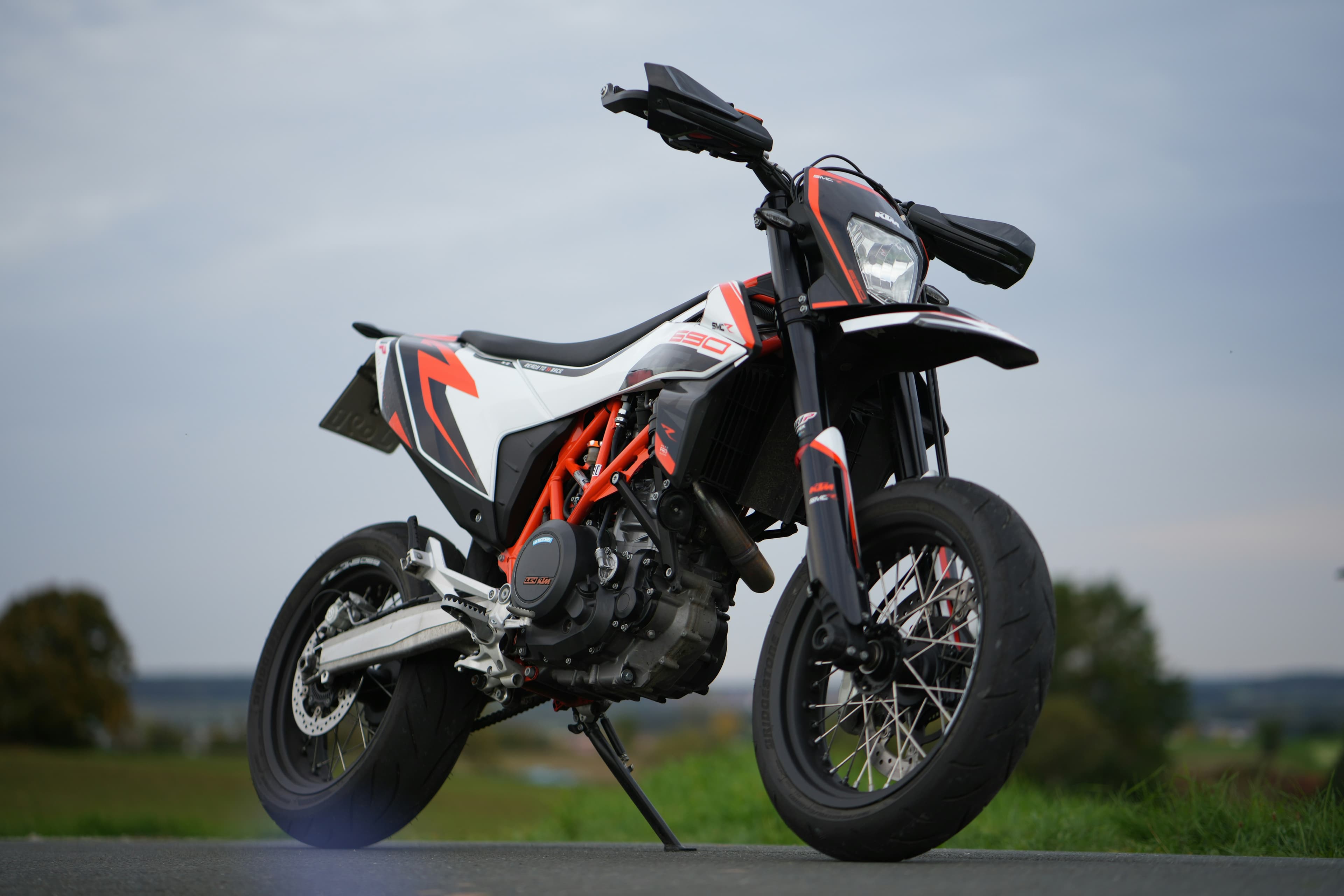 KTM 690 SMC R, 2025